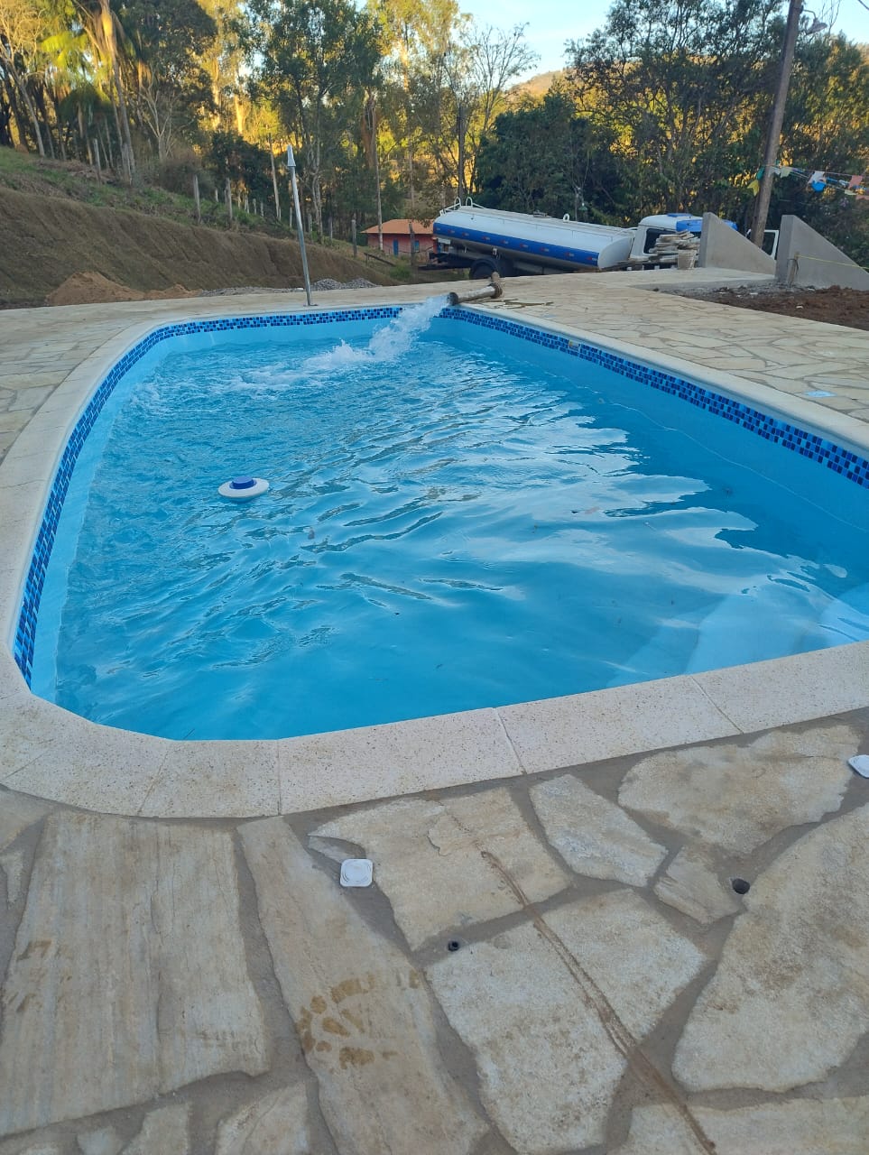Piscina de fibra instalada pela Manancial 9
