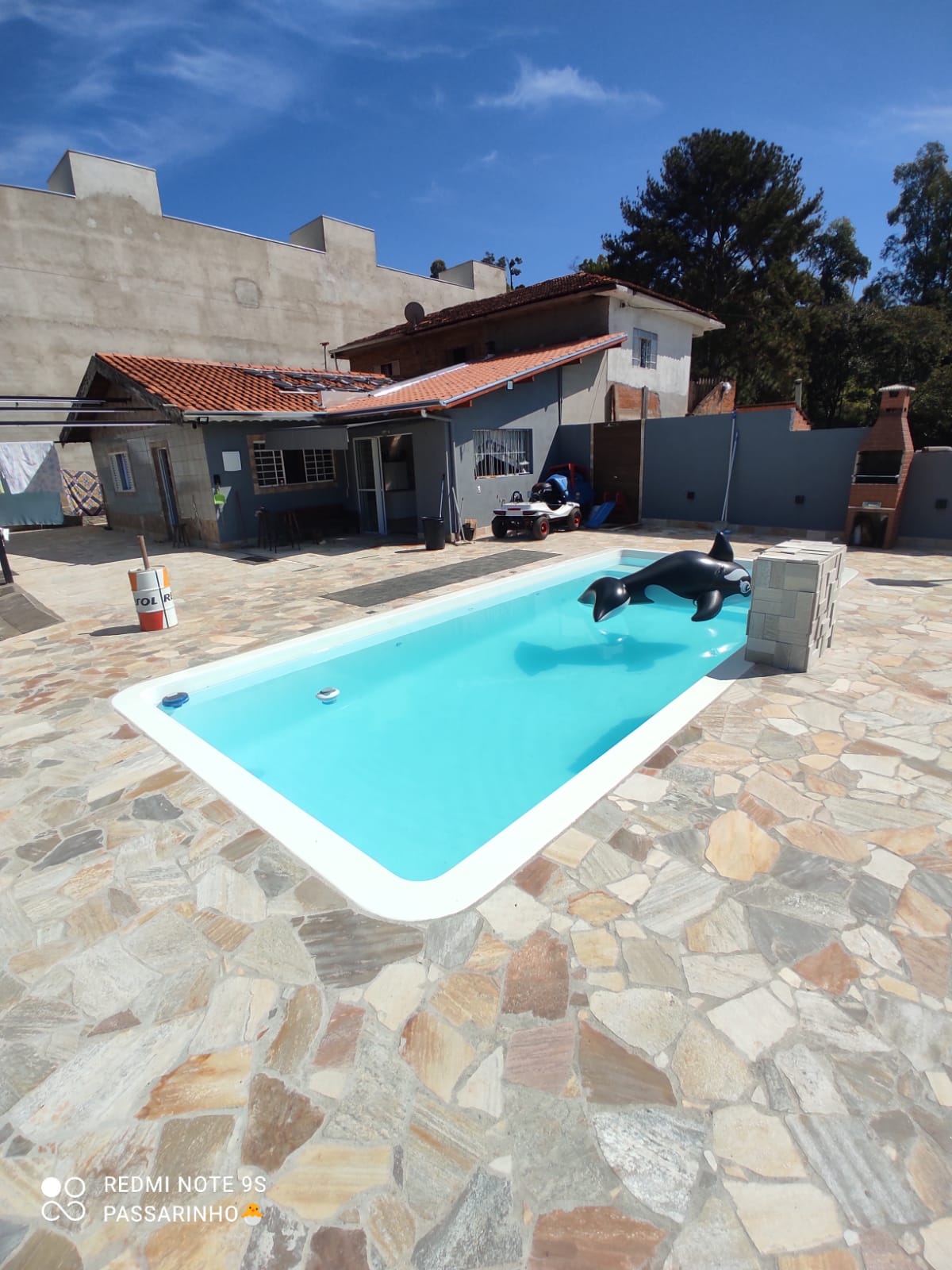 Piscina de fibra instalada pela Manancial 13