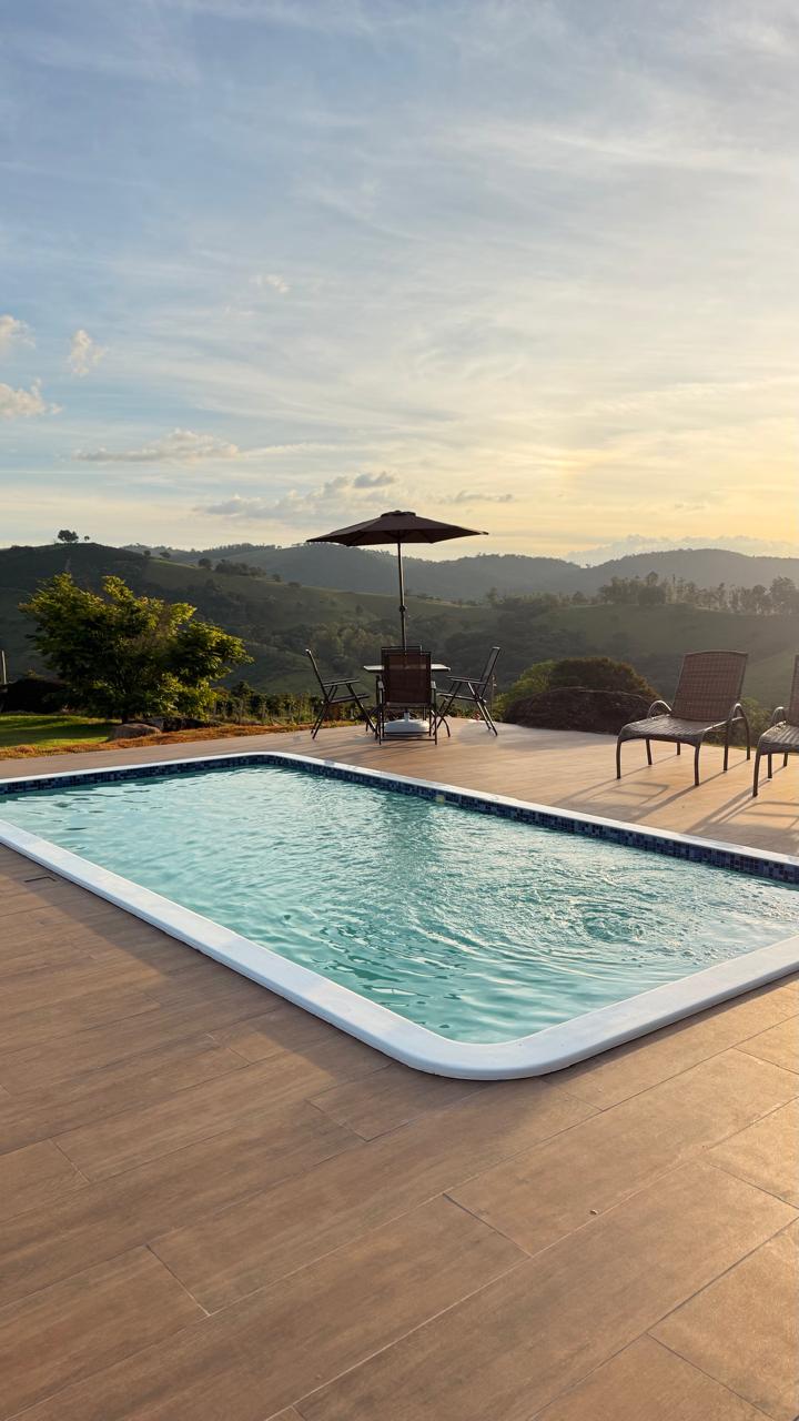 Piscina de fibra instalada pela Manancial 20