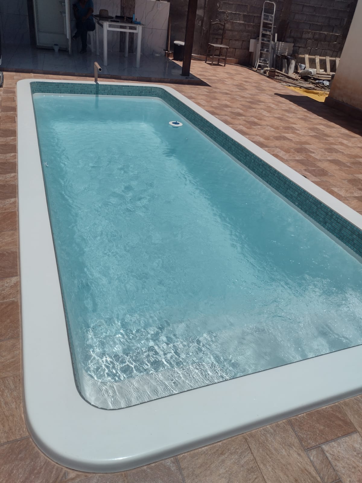 Piscina de fibra instalada pela Manancial 6