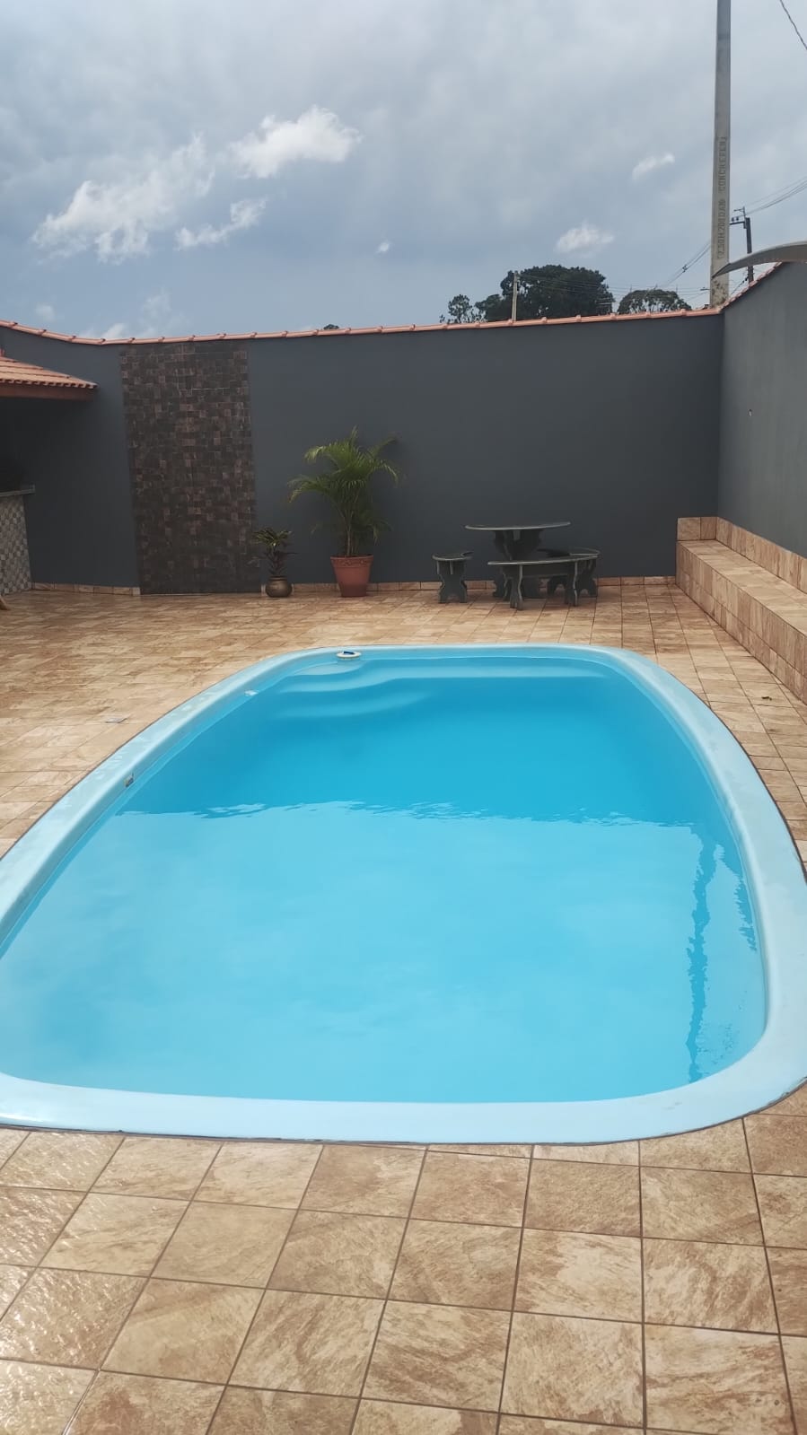 Piscina de fibra instalada pela Manancial 15