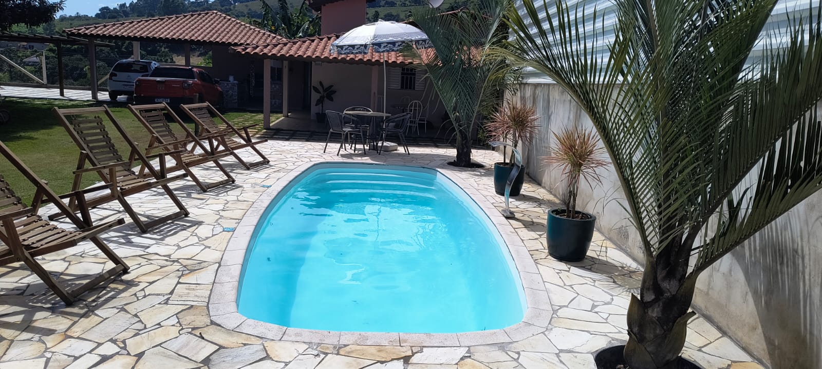 Piscina de fibra instalada pela Manancial 14