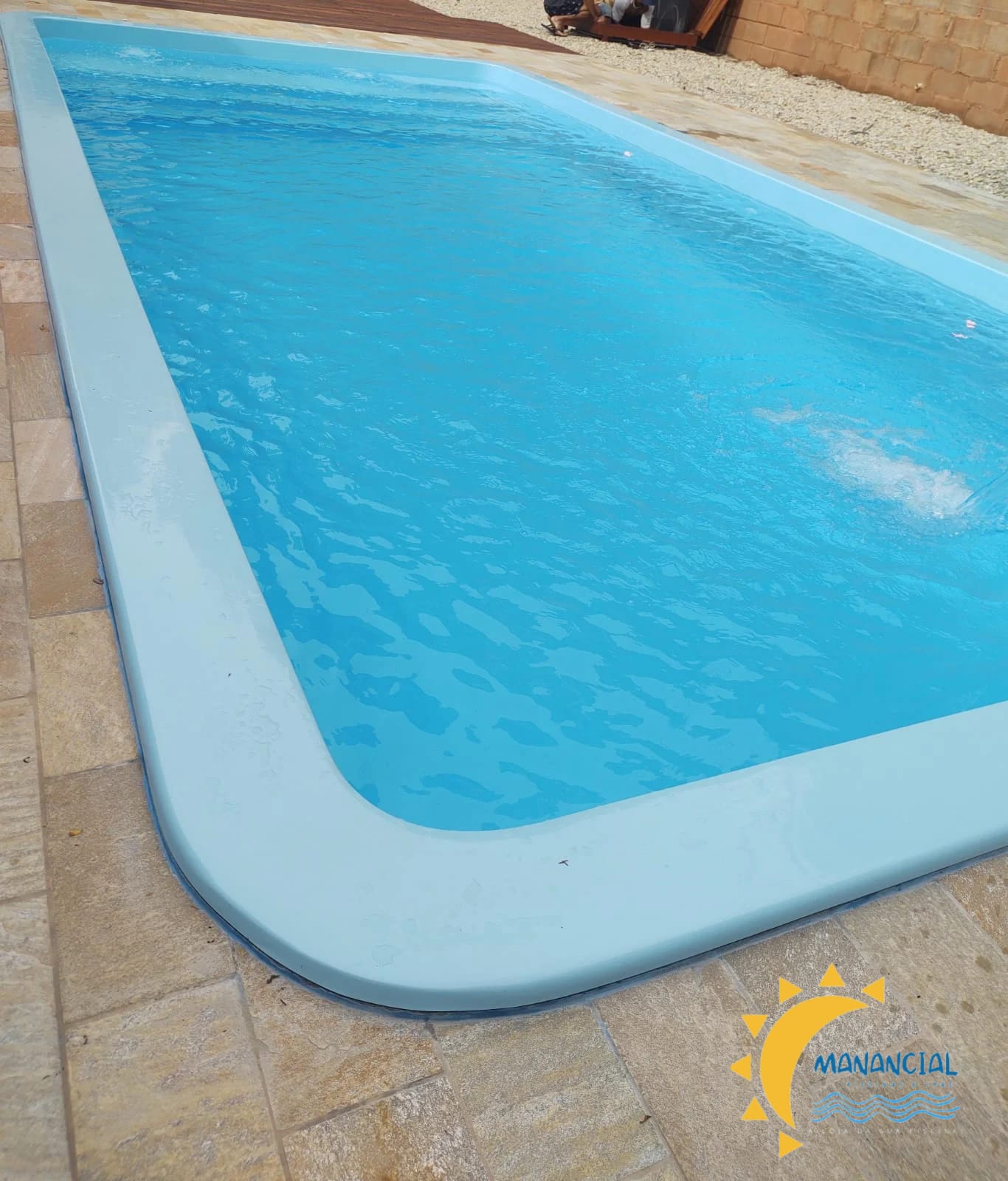 Piscina de fibra instalada pela Manancial 25
