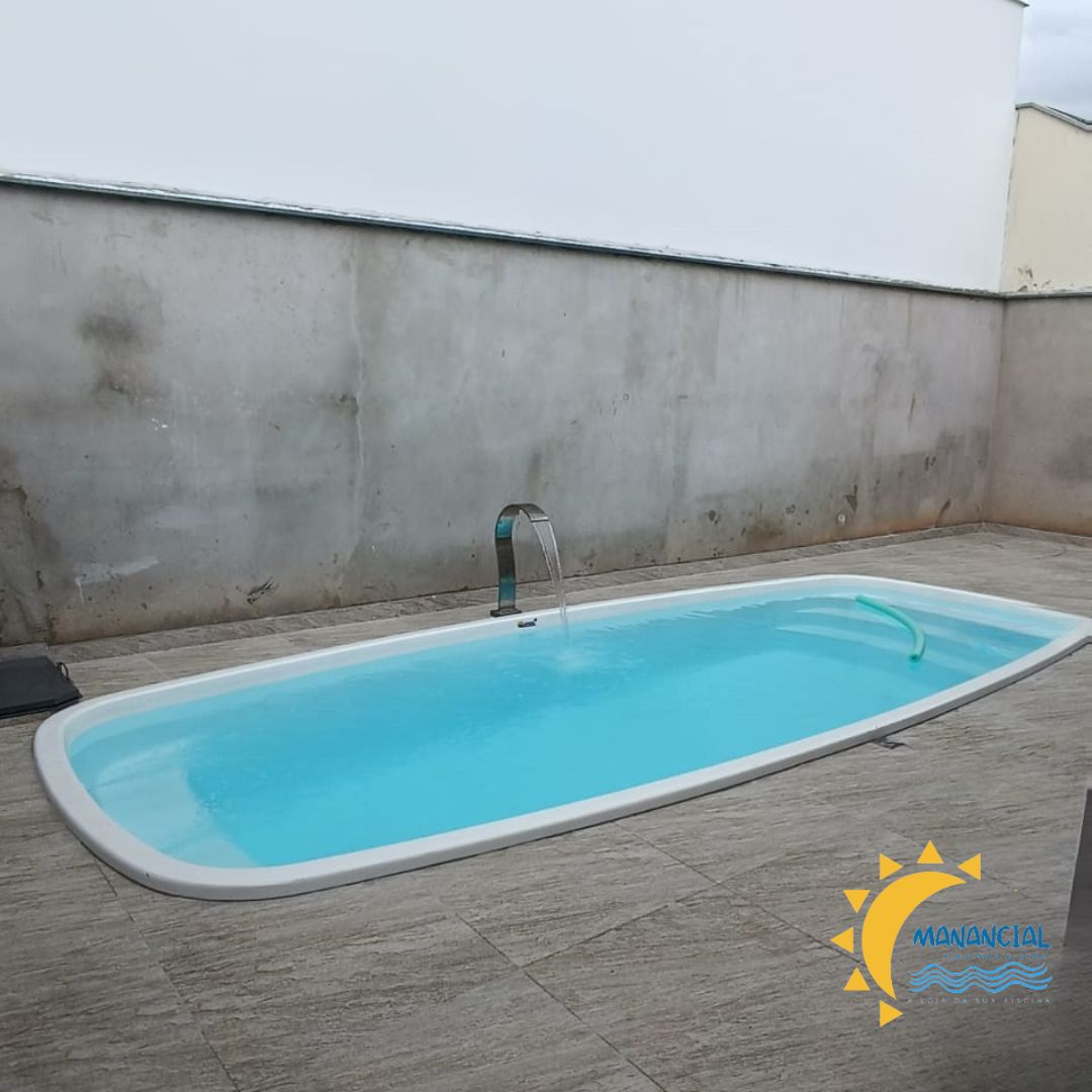 Piscina de fibra instalada pela Manancial 27